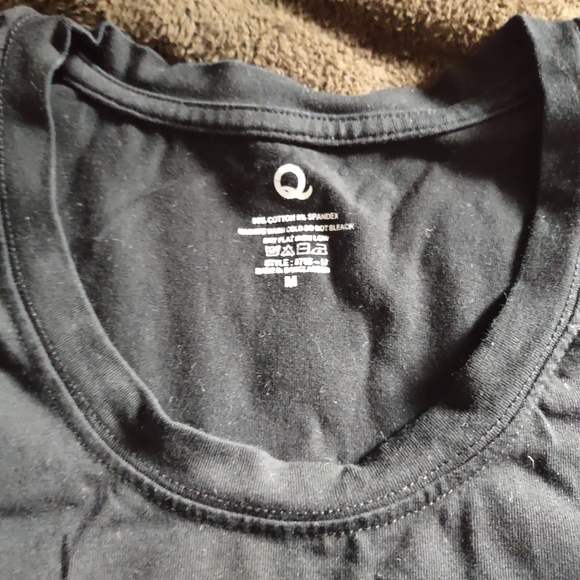 Classic Black Women's Short Sleeve T-Shirt/Size Medium - Picture 2 of 4